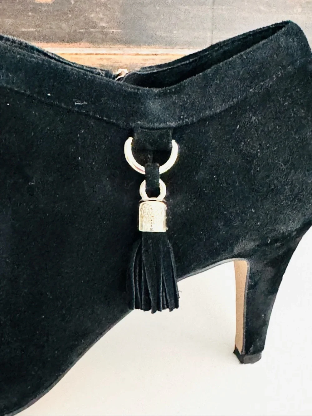 Vince Camuto Indie Sleeze Dark Coquette Black Suede Tassel Ankle Booties, Sz 6.5